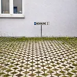Zentrales In Mit Terrasse Fuer Bis Zu 5 Personen Daire