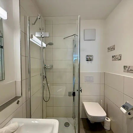 Zentrales In Mit Terrasse Fuer Bis Zu 5 Personen Apartment Friedrichshafen