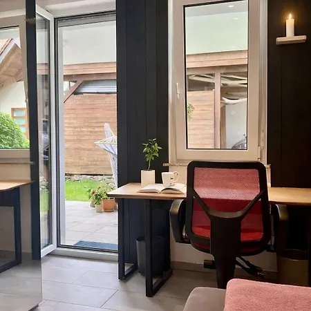 Zentrales In Mit Terrasse Fuer Bis Zu 5 Personen Friedrichshafen