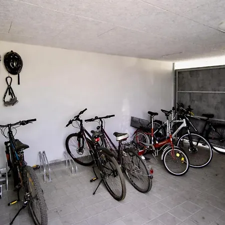 Daire Zentrales In Mit Terrasse Fuer Bis Zu 5 Personen
