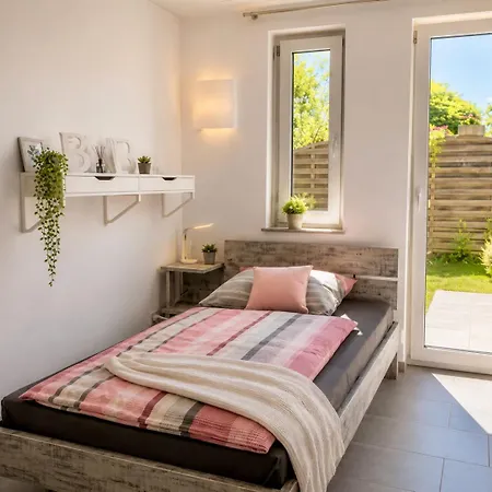 Zentrales In Mit Terrasse Fuer Bis Zu 5 Personen Friedrichshafen