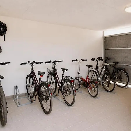 Daire Zentrales In Mit Terrasse Fuer Bis Zu 5 Personen